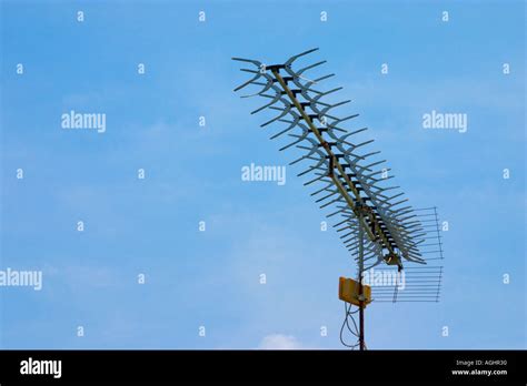 ultra high frequency antenna